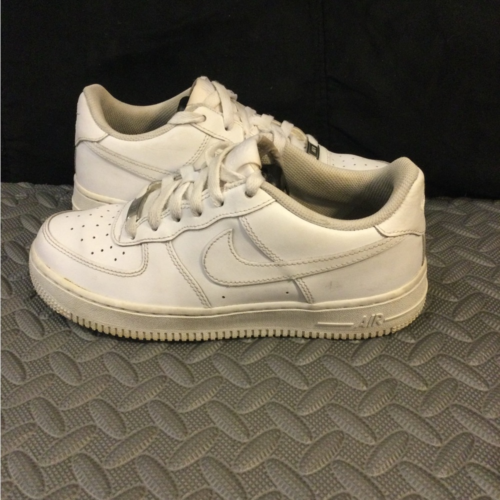 Air Force 1 All White Youth size 5.5